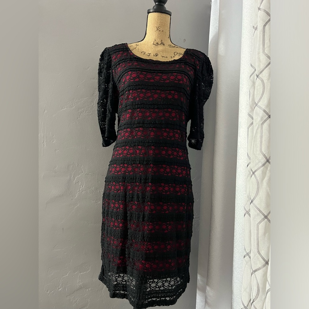 LIBERTY LOVE WOMENS BLACK GEOMETRIC KNIT OVER RED LINING PLUS SIZE 2X DRESS